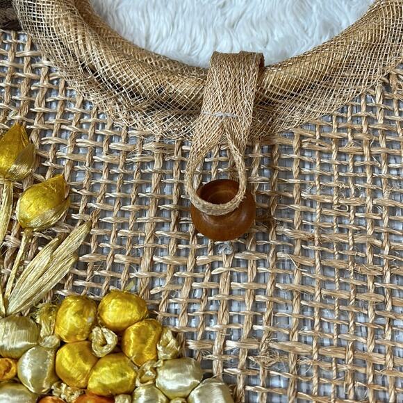 Unbranded Flower Ribbon and wood handle rattan handbag - Picture 4 of 7